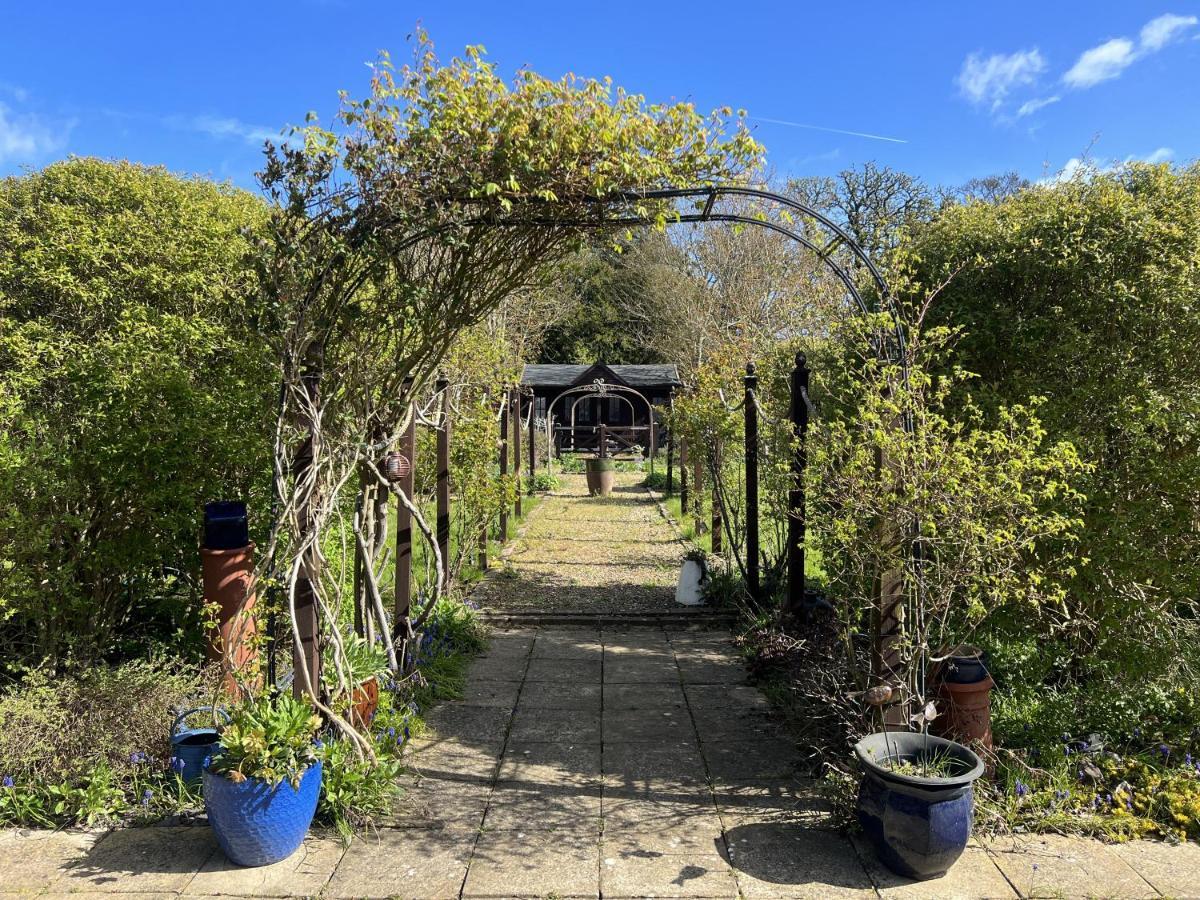 The Courtyard Bed and Breakfast Newmarket  Exterior foto